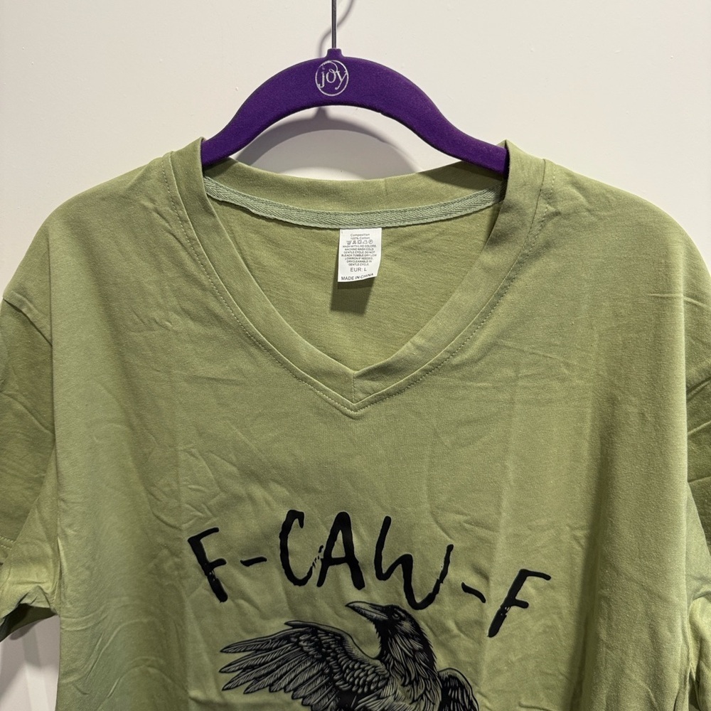 F Caw F Green Graphic V-Neck T-Shirt New - Picture 4 of 6
